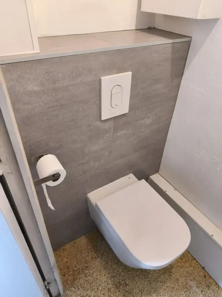 WC suspendu à Baccon