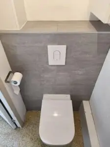 WC suspendu à Baccon