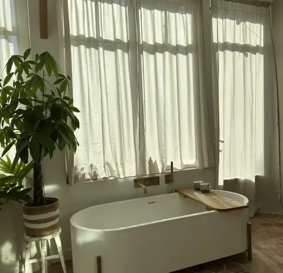 Installation baignoire moderne salle de bain à Marchenoir