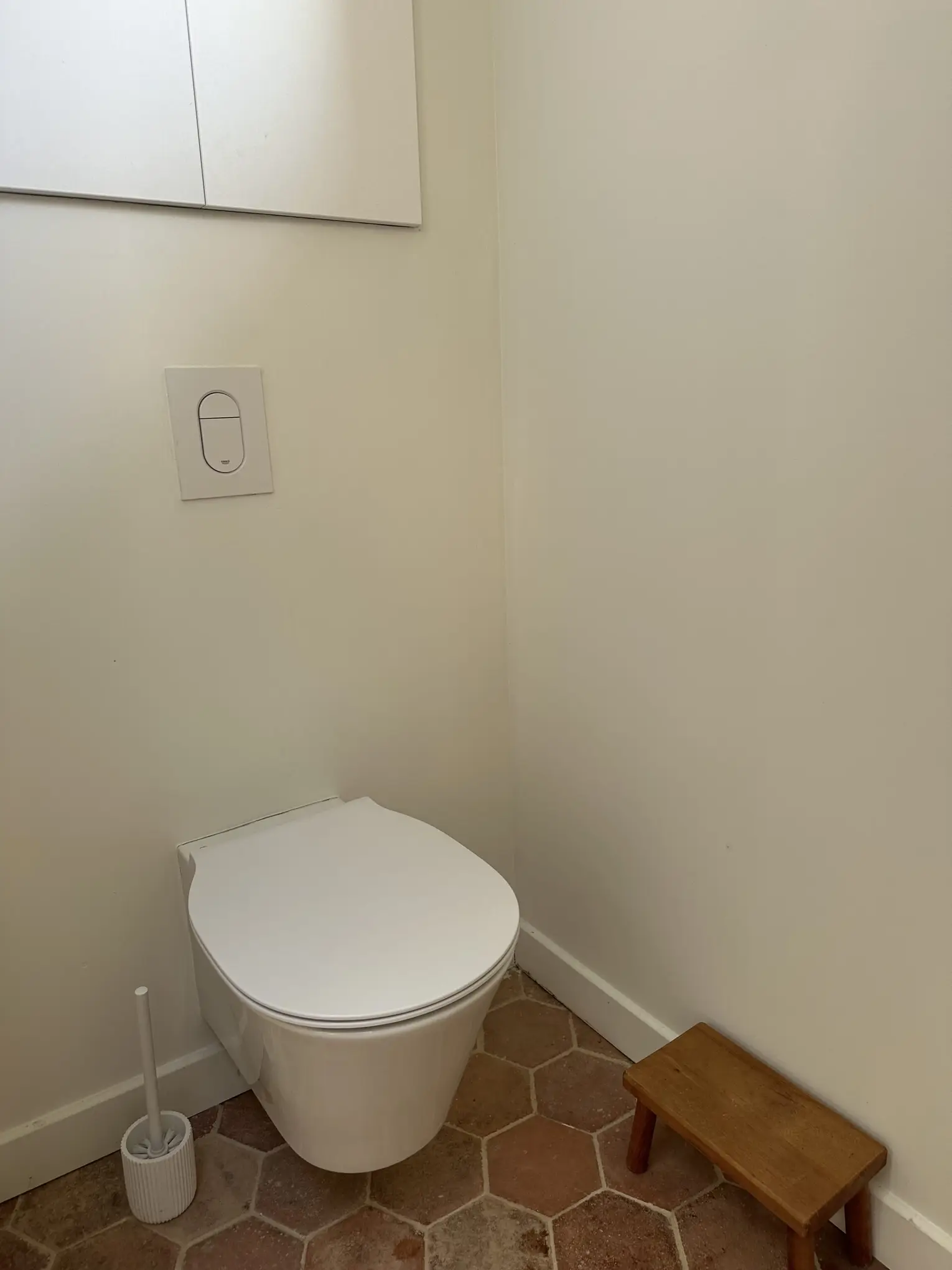 Installation WC suspendu Salle de bain à Marchenoir